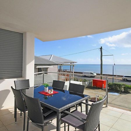 Luxurious Beachfront Apartment Hervey Bay Exterior photo