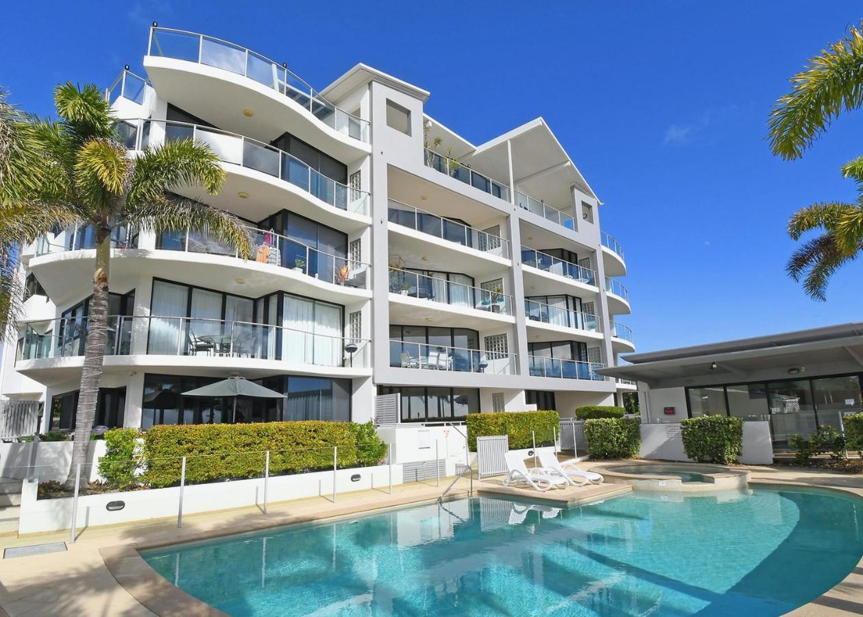 Luxurious Beachfront Apartment Hervey Bay Exterior photo