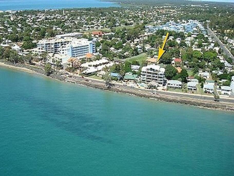 Luxurious Beachfront Apartment Hervey Bay Exterior photo