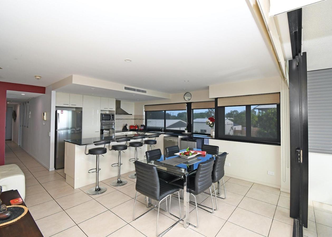 Luxurious Beachfront Apartment Hervey Bay Exterior photo